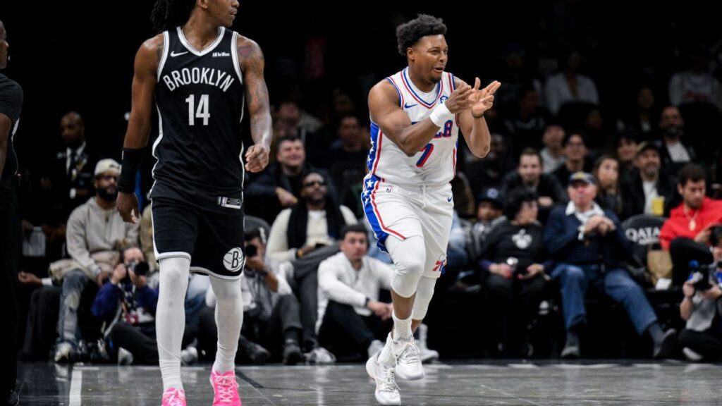 Kyle Lowry debuta con 76ers, se une al club de las 20 temporadas