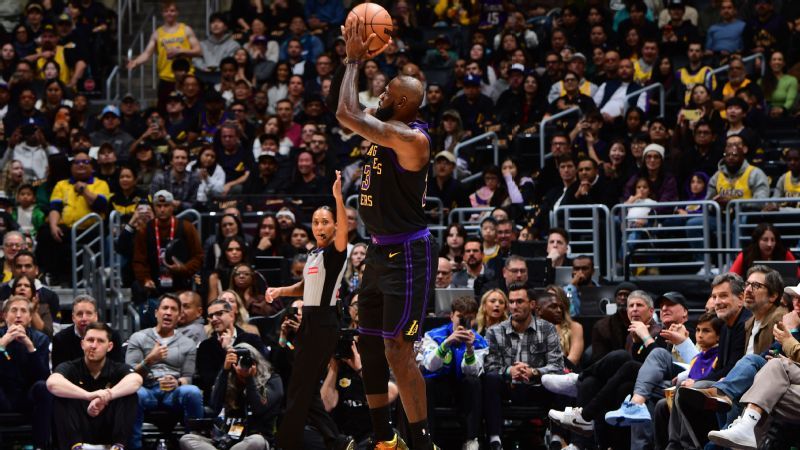 LeBron debuta contra Jazz e impone marca con su campaña 23