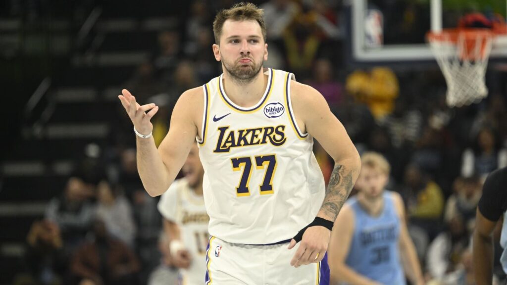 Volvió Luka Doncic y los Lakers aprovecharon su magia en la NBA; los Bulls siguen invictos