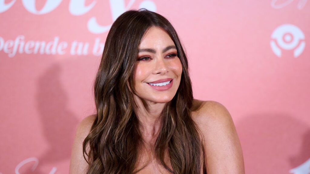 Sofía Vergara celebra éxito con su hermana menor Sandra Vergara en Miami