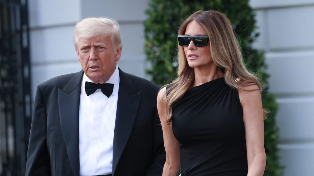 Donald Trump revela su lado tierno hacia Melania en la fiesta de Halloween en un raro vistazo matrimonial