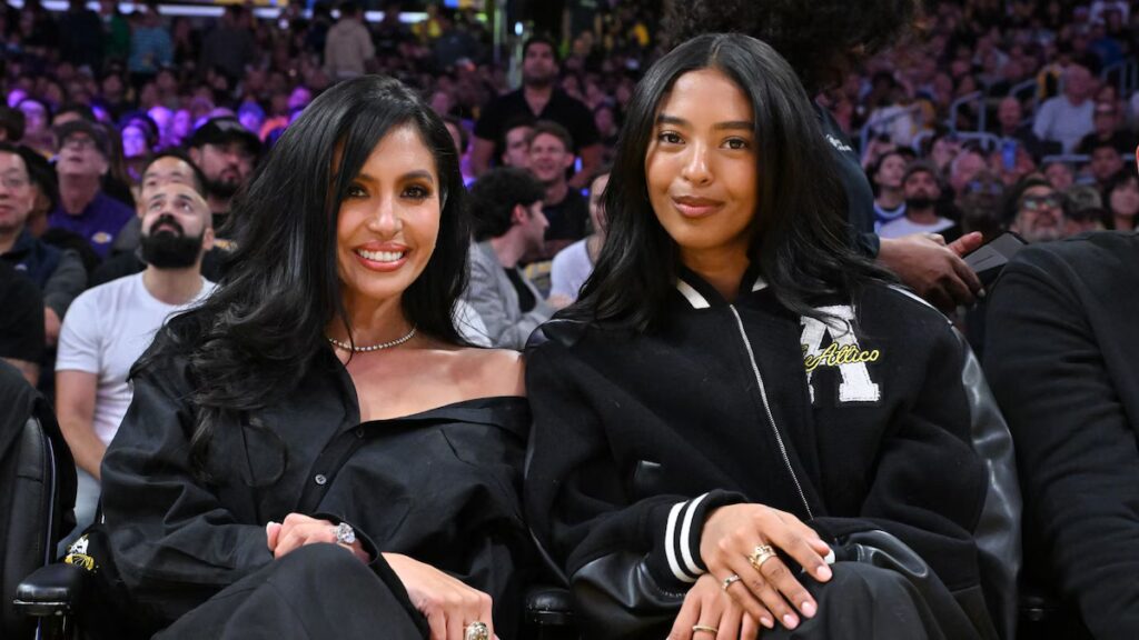 Vanessa y Natalia Bryant parecen gemelas en la gala Baby2Baby