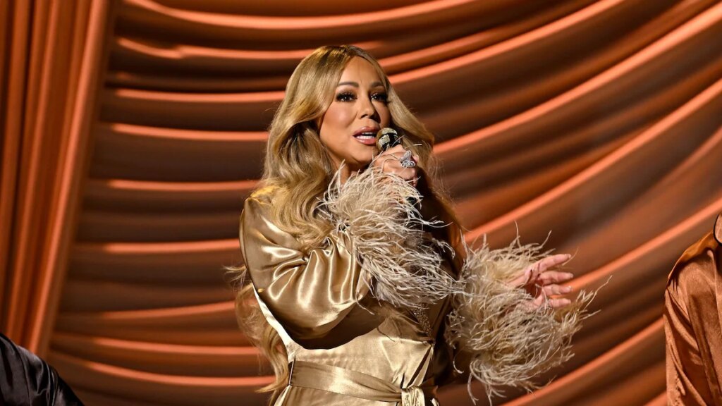 El último anuncio navideño de Mariah Carey genera debate