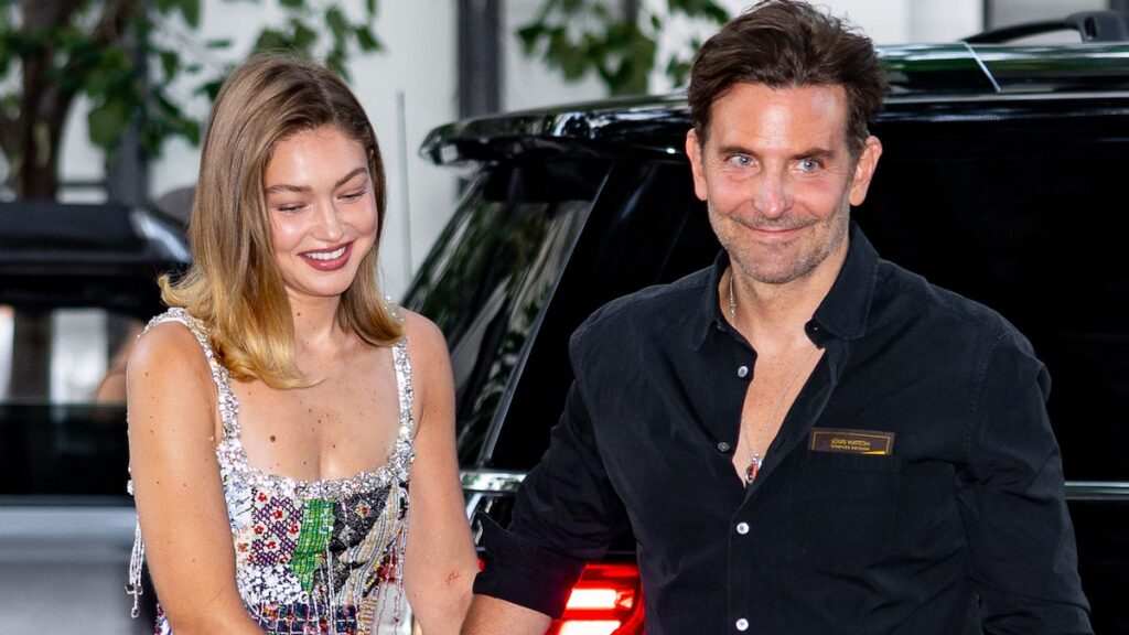 Bradley Cooper y Gigi Hadid se dan la mano al salir de su cita en Broadway