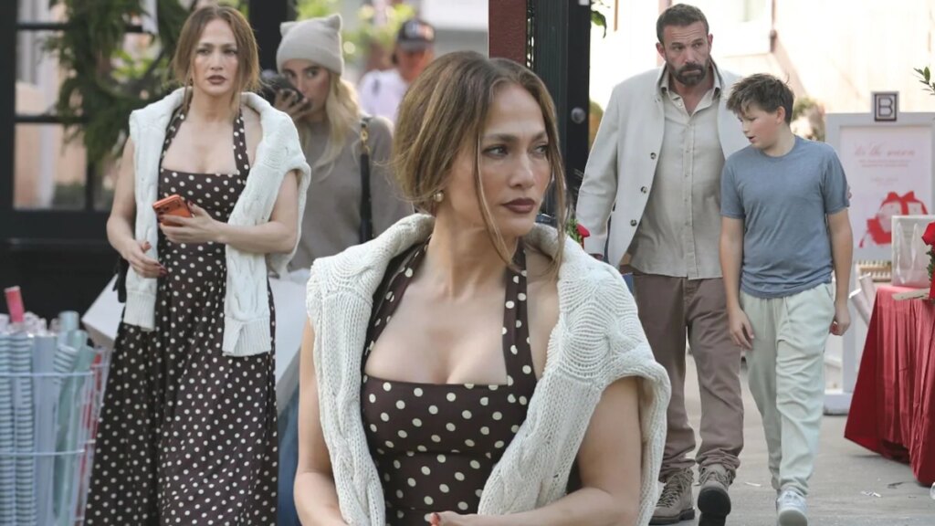 ¿Reunión navideña? Ben Affleck y Jennifer López salen de compras juntos