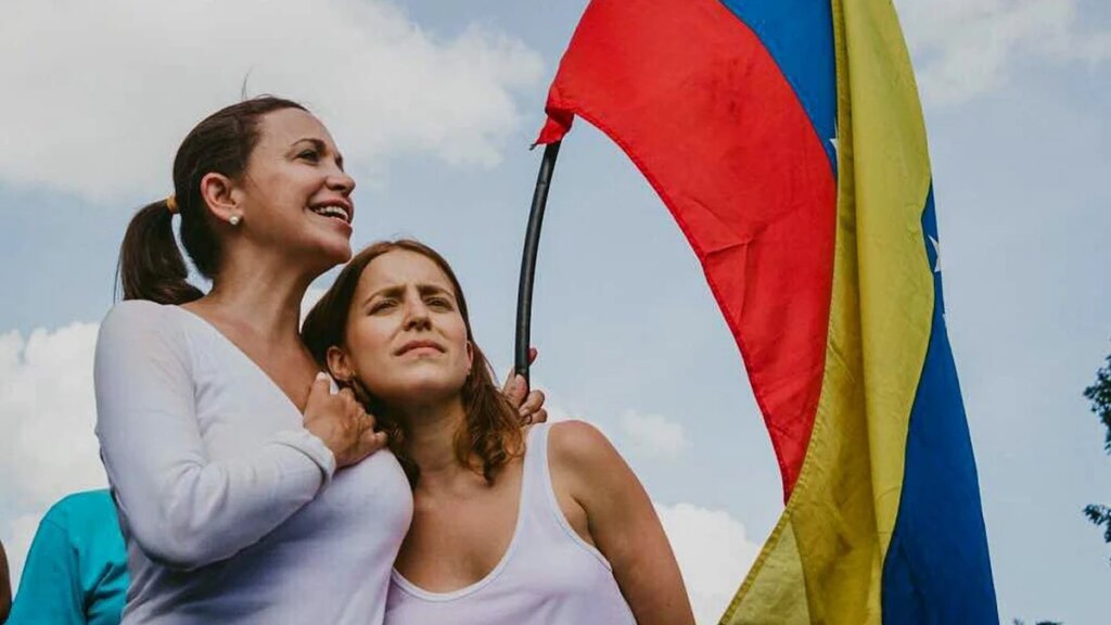 Ana Corina Sosa conmueve Oslo al aceptar el Premio Nobel de la Paz en nombre de su madre, María Corina Machado