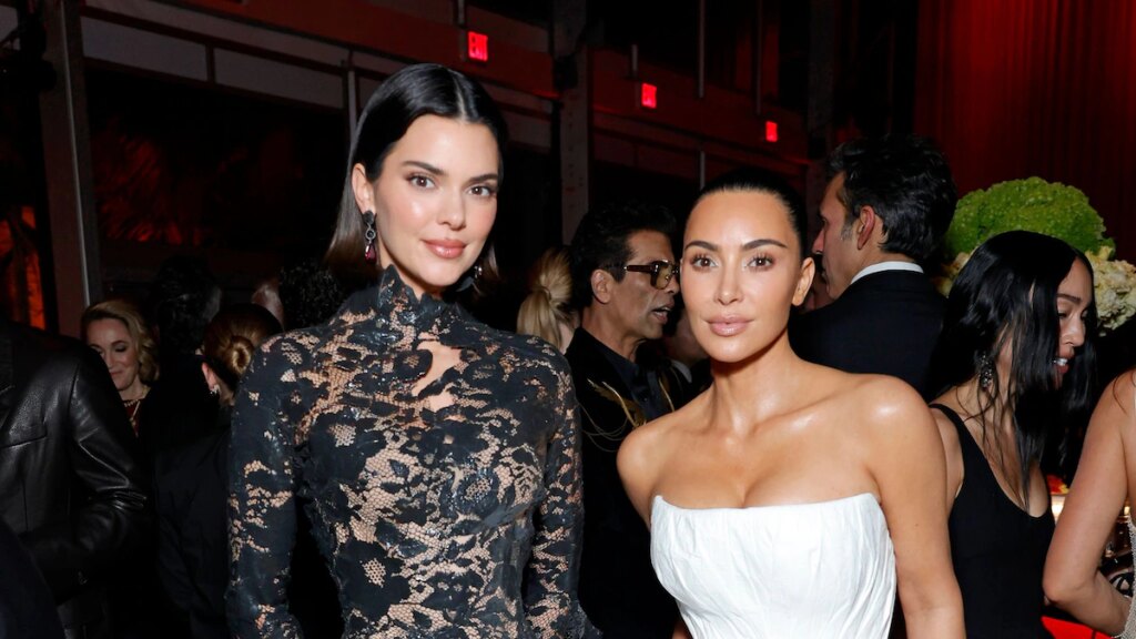 Kim Kardashian y Kendall Jenner fueron captadas saliendo de la casa de Timothée Chalamet (FOTOS)
