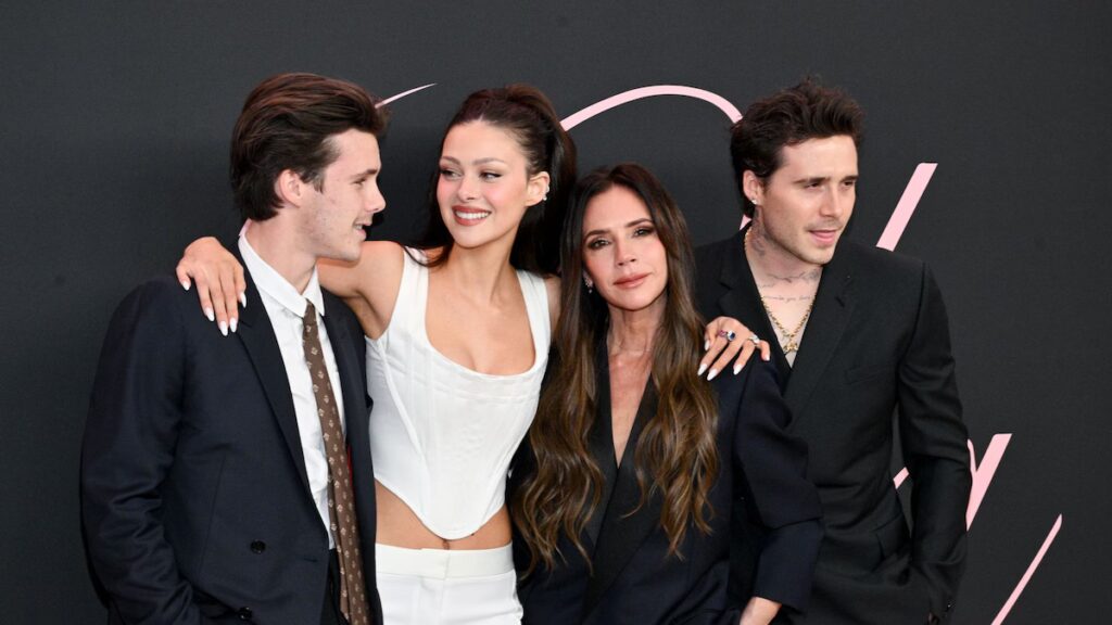 Brooklyn Beckham bloquea a sus padres Victoria, David y a su hermano Cruz en Instagram mientras el drama familiar se intensifica