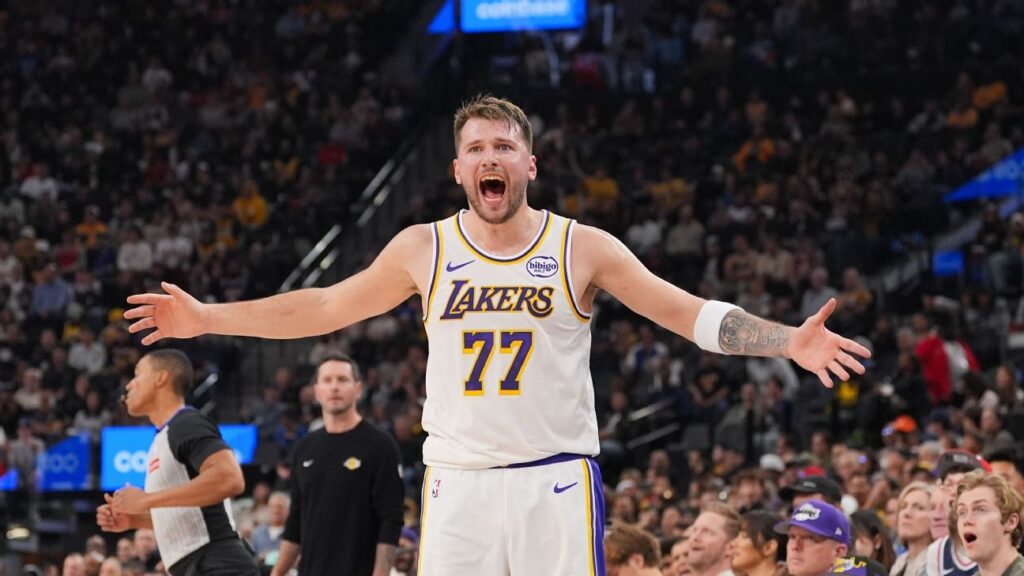 Lakers pierden a Luka Doncic por contusión en la pierna
