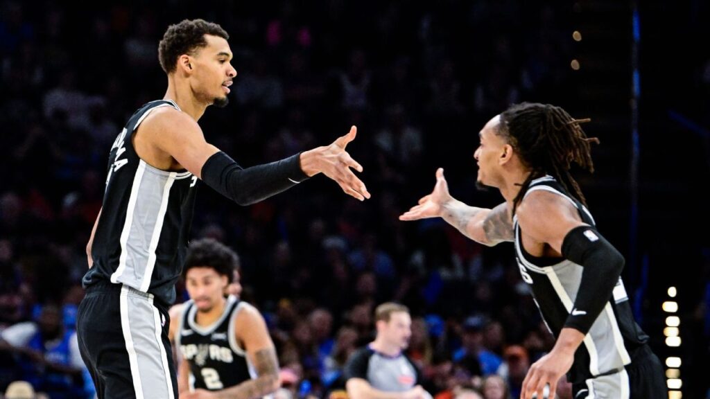 Spurs vencen por tercera vez en la temporada al campeón vigente, OKC