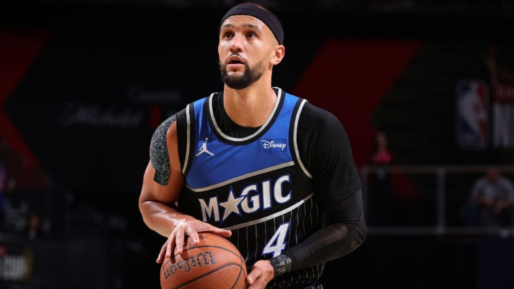 Suggs sufre contusión en la cadera izquierda, según resonancia magnética