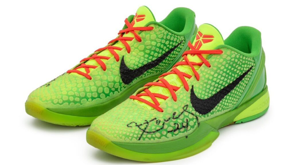 Tenis de Kobe Bryant, una subasta en  millones