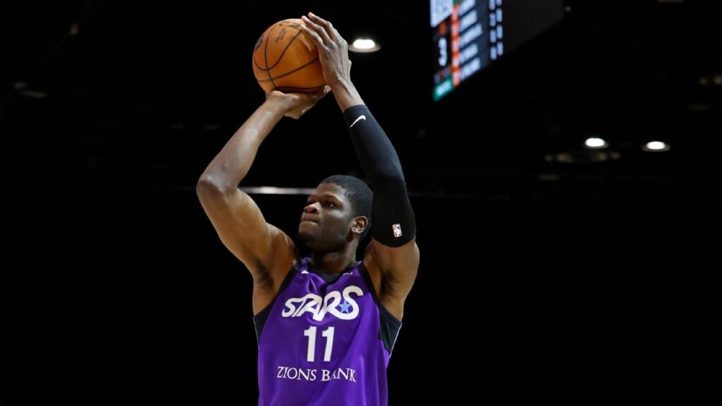 Toronto Raptors y Mo Bamba acuerdan por un año, informan agentes