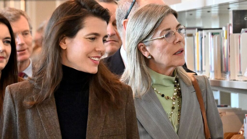 Charlotte Casiraghi y la princesa Carolina lideran la tendencia invernal de trajes oversize