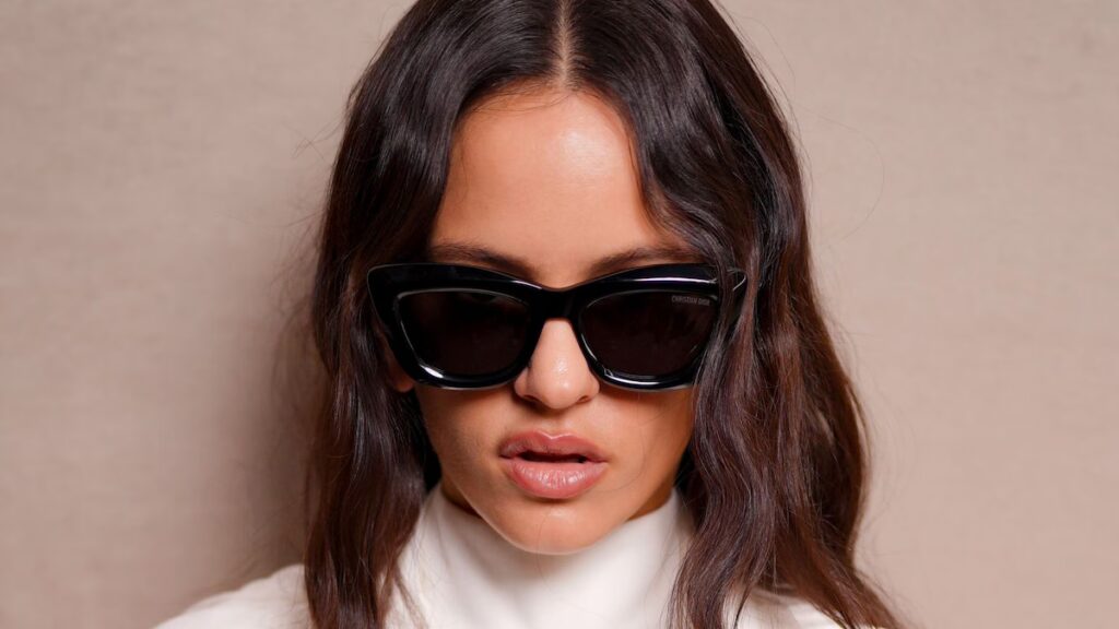 Rosalía se queda sin entrevista después de que una cucaracha voladora la emboscara