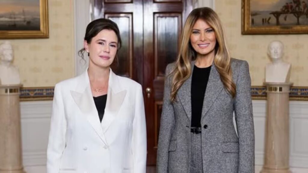 Melania Trump se asocia con la heredera de Gucci Alexandra Gucci Zarini para crear un bolso exclusivo que apoya los programas juveniles