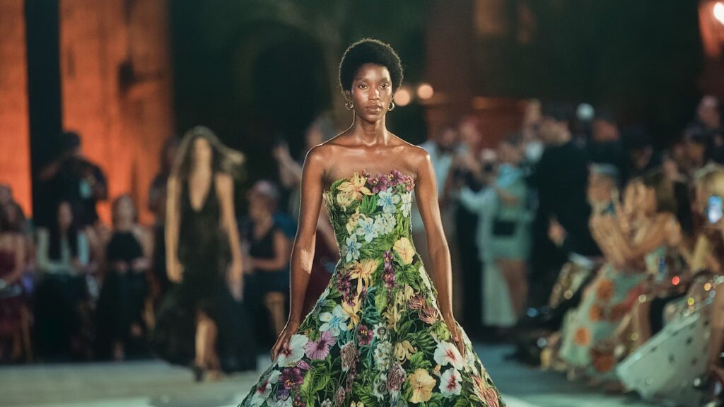 El desfile Oscar de la Renta Pre-Fall 2026 rindió homenaje a República Dominicana