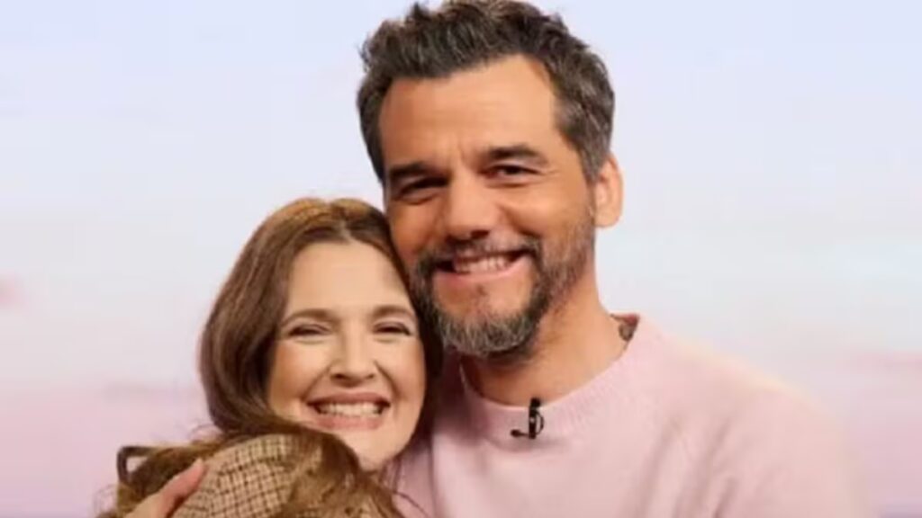 Drew Barrymore le revela a Wagner Moura la experiencia cultural icónica que aún le falta por vivir