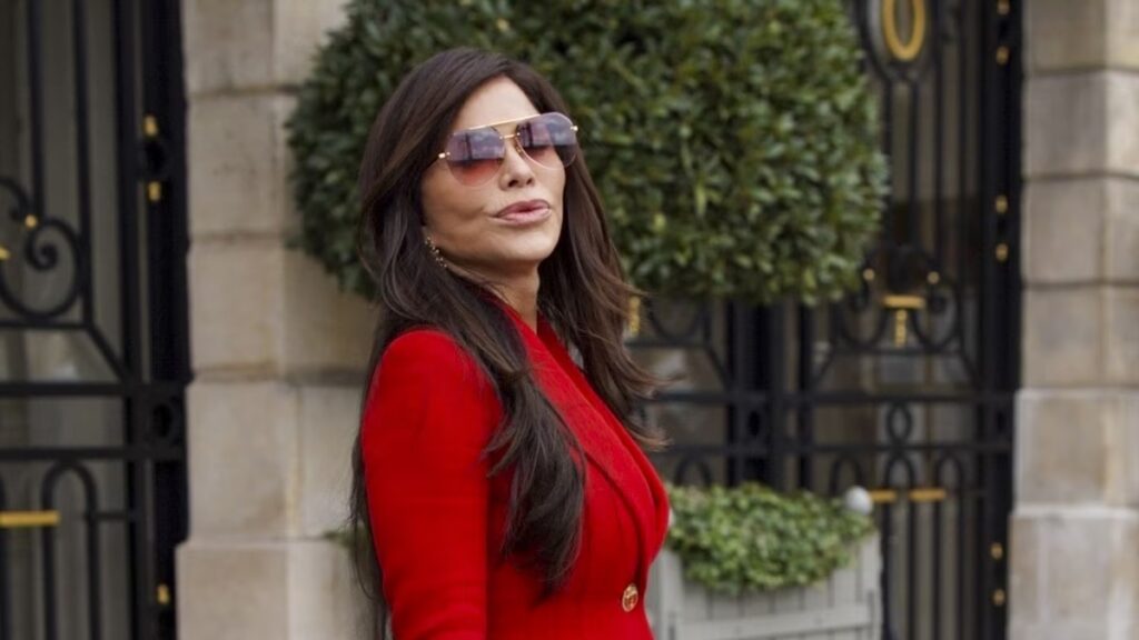 El caprichoso momento del bolso de Lauren Sánchez Bezos en la Semana de la Moda de París