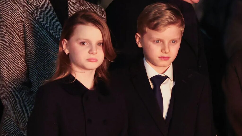 Gabriella de Mónaco se parece más a Charlene que nunca mientras estrena nuevo peinado en Saint Devota