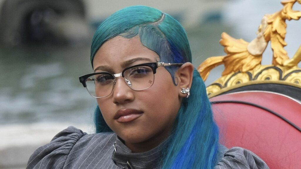 North West critica a los ‘adultos adultos’ que hablan de su estilo y piercings después de su nueva apariencia