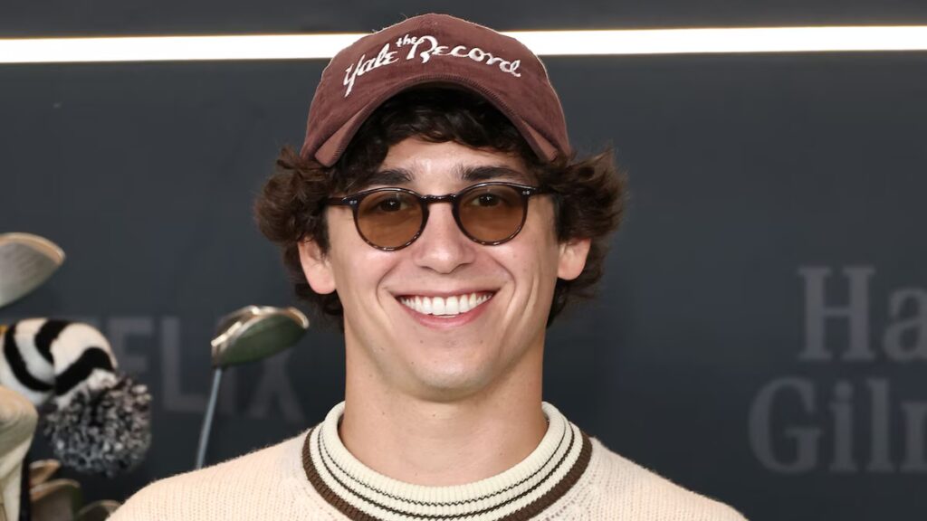 Marcello Hernández aborda los rumores de citas con Sabrina Carpenter: ‘Sabrina es increíble’