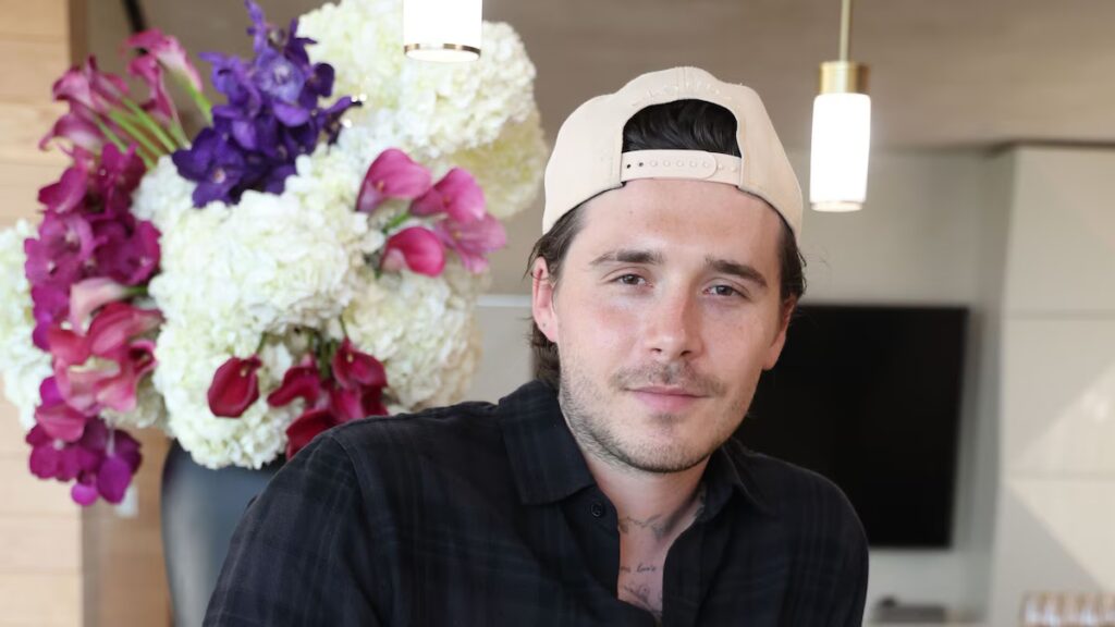 Brooklyn Beckham tiene un solo canal de comunicación aprobado con David y Victoria