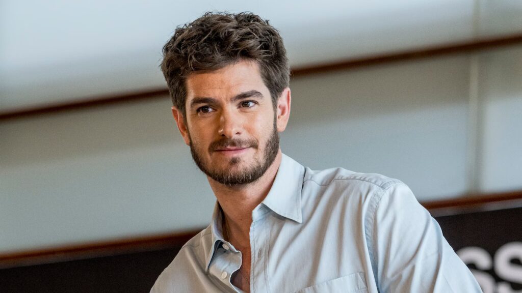 El impactante cambio de imagen del cabello rubio de Andrew Garfield tiene a los fanáticos sorprendiéndolos