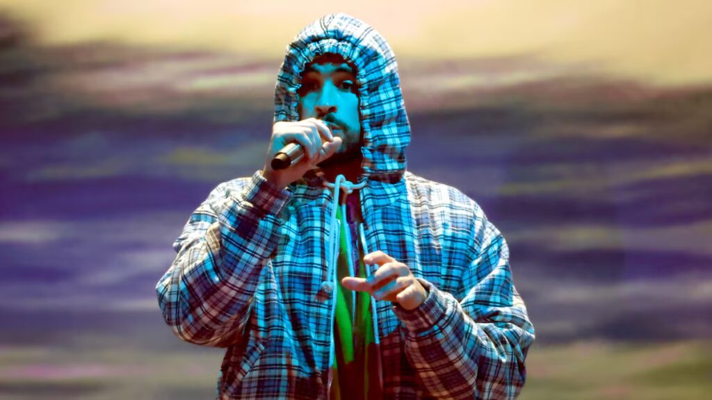 Bad Bunny toca un artefacto de valor incalculable y la seguridad del museo interviene