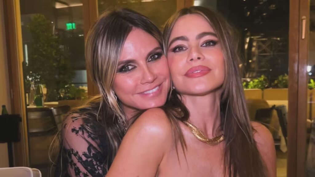 Sofia Vergara con corpiño de cuero y Heidi Klum con un conjunto transparente en el estreno de Paris Hilton en Los Ángeles
