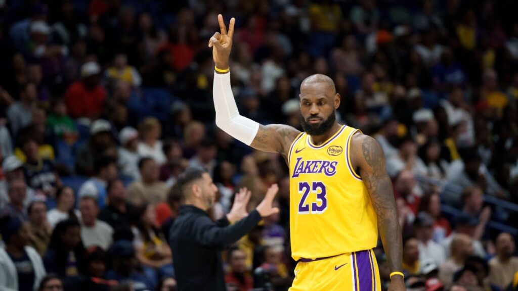 LeBron James, baja contra los Spurs por múltiples lesiones