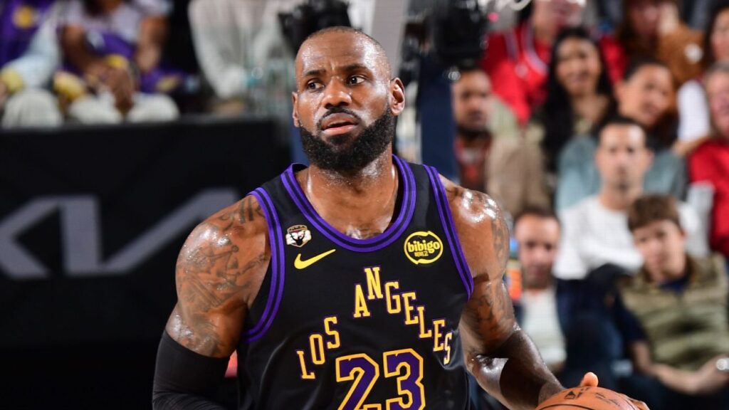 LeBron resta importancia al informe de Buss: “No me importa”