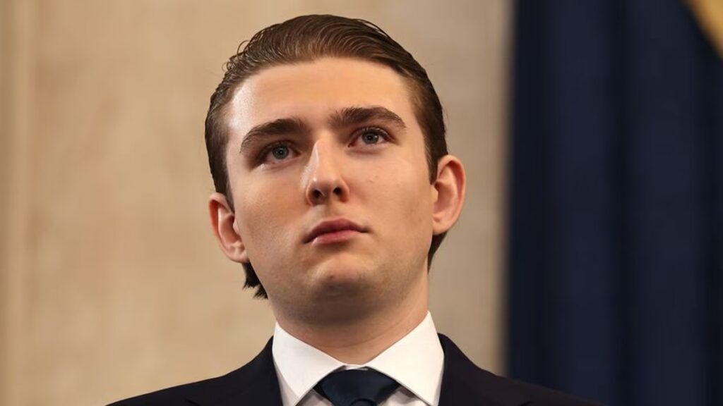 Barron Trump ayudó a ‘salvar’ la vida de una mujer londinense que conoció en línea