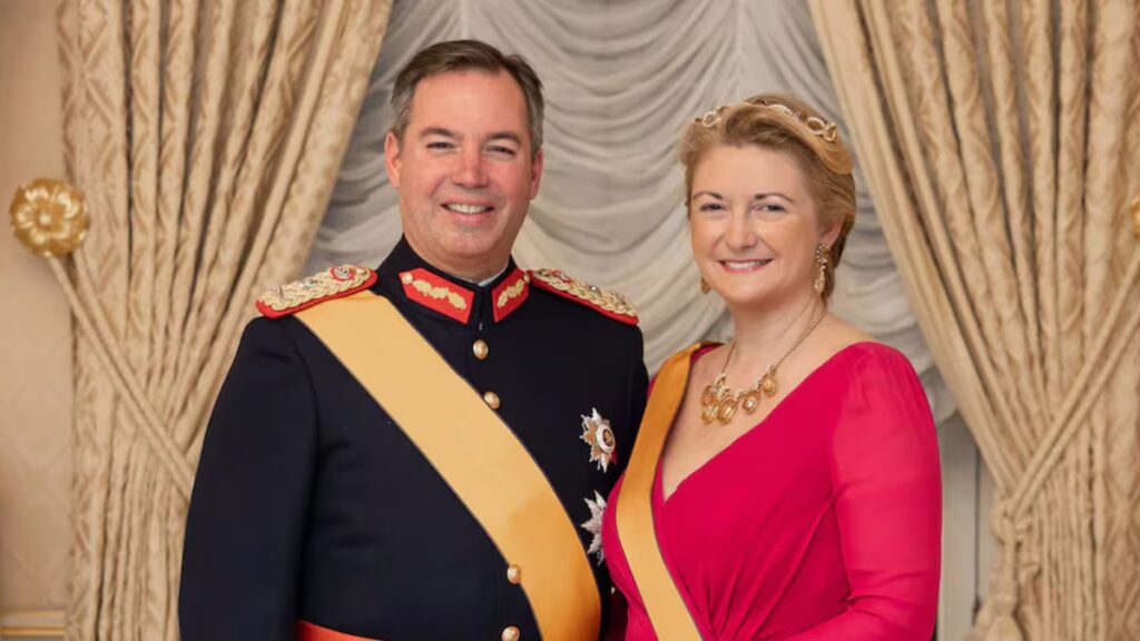 Stéphanie de Luxemburgo brilla con vestido fucsia y tiara citrina en la gala de Año Nuevo Gran Ducal