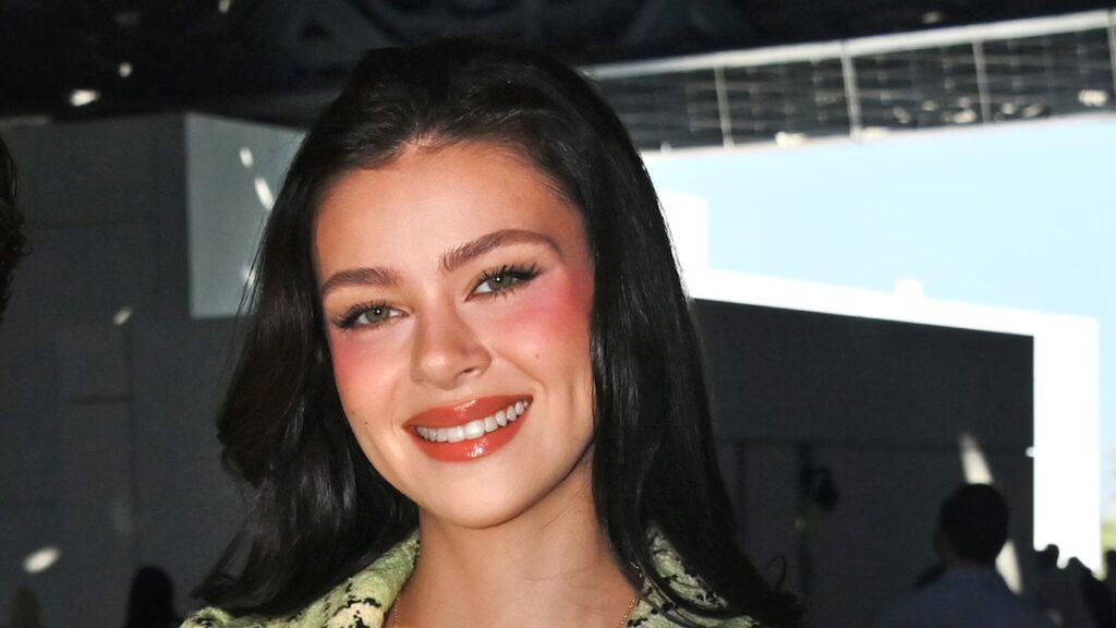 ¿Nicola Peltz realmente recibe una asignación mensual de un millón de dólares de su padre multimillonario?