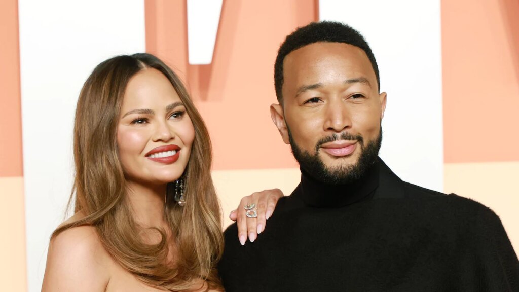 El pequeño límite del matrimonio de Chrissy Teigen con John Legend mantiene viva la chispa