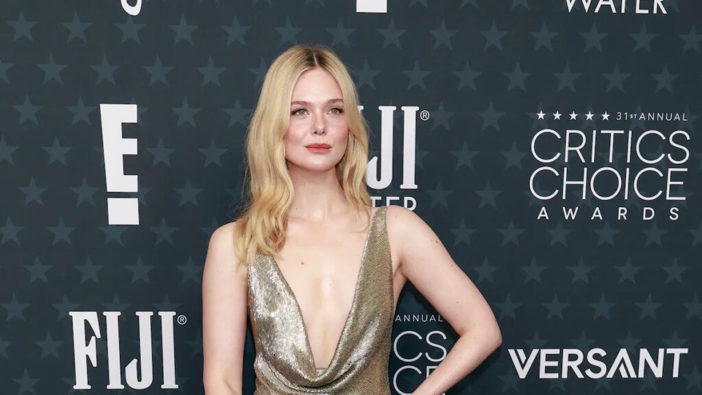 Por qué las celebridades están abandonando las uñas coloridas