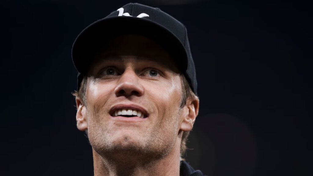 Tom Brady disfruta de Milán y celebra con sus hijos el oro olímpico en hockey femenino de EE.UU.