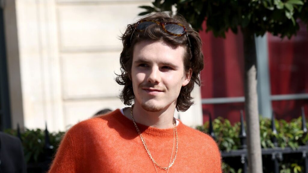 Cruz Beckham celebra su cumpleaños número 21 con Emma Bunton y su familia en medio de una ruptura en Brooklyn