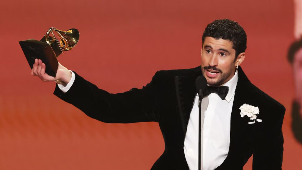 Bad Bunny gana Álbum del Año y más momentos latinos y gana en los GRAMMYS