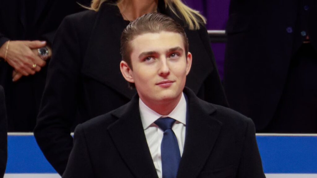 Barron Trump resurge con un nuevo peinado durante el discurso del Estado de la Unión