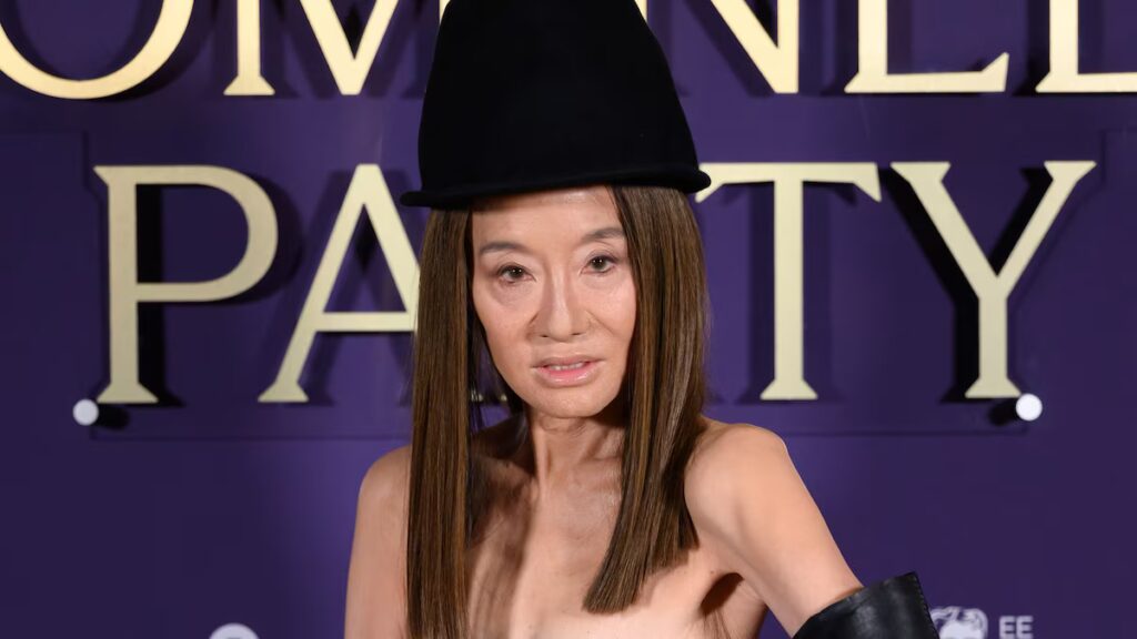 Vera Wang llama la atención con su estilo eterno en la fiesta de nominados al BAFTA