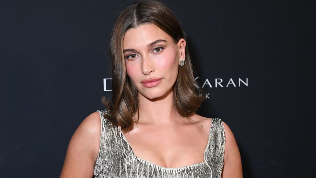 La genial fórmula de moda de Hailey Bieber en Los Ángeles hace que el look casual chic sea sencillo