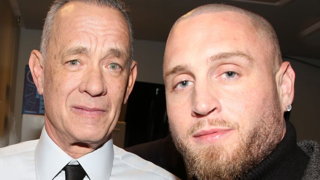 Tom Hanks se convierte en abuelo después de que Chet rescata a un perro robado