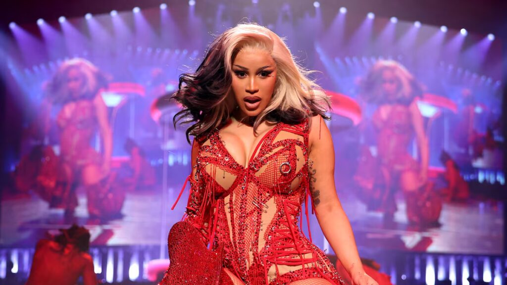 Cardi B responde a los explosivos rumores de que interrumpió su actuación en ‘SNL’ por una broma de Nicki Minaj