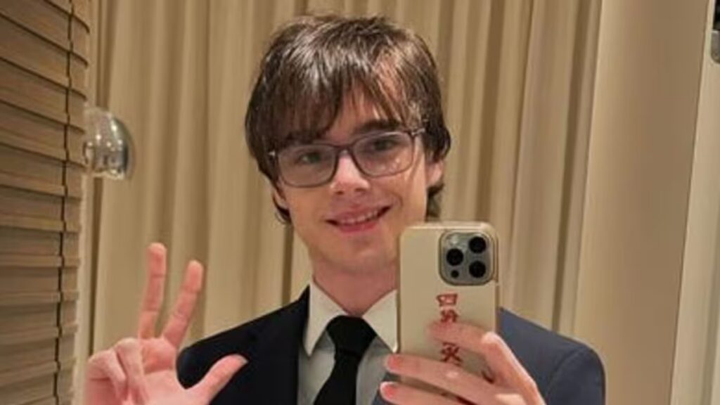 Tino, el hijo de Ricky Martin, muestra sus pasos de baile después del momento del Super Bowl de su padre