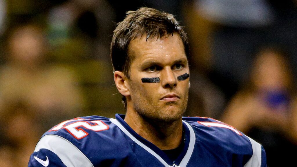 Tom Brady recibe una reacción violenta de los Patriots después de elegir la neutralidad sobre la lealtad