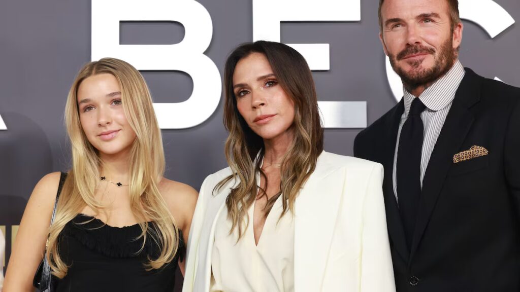 Harper Beckham se acerca a su hermano Brooklyn en medio de una disputa familiar en curso