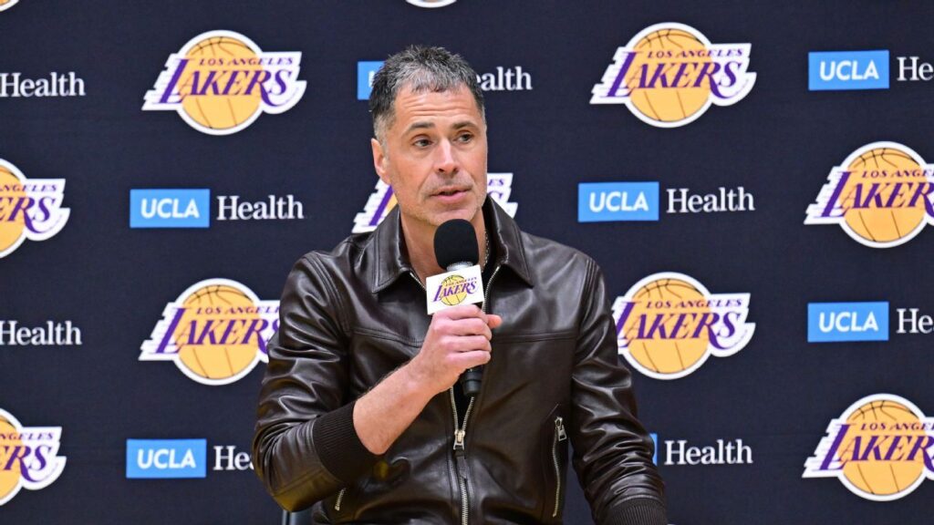Lon Rosen: Rob Pelinka permanecerá en su cargo