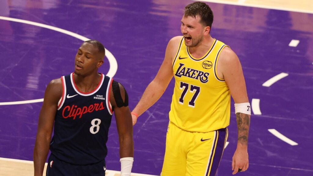 Los Lakers ganaron el clásico y los Nuggets destruyeron a los Blazers